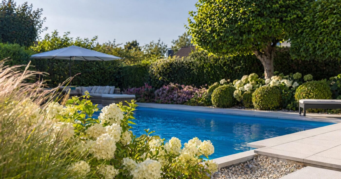 Pool im Garten: Planung, Anlage, Kosten und Pflege im Überblick